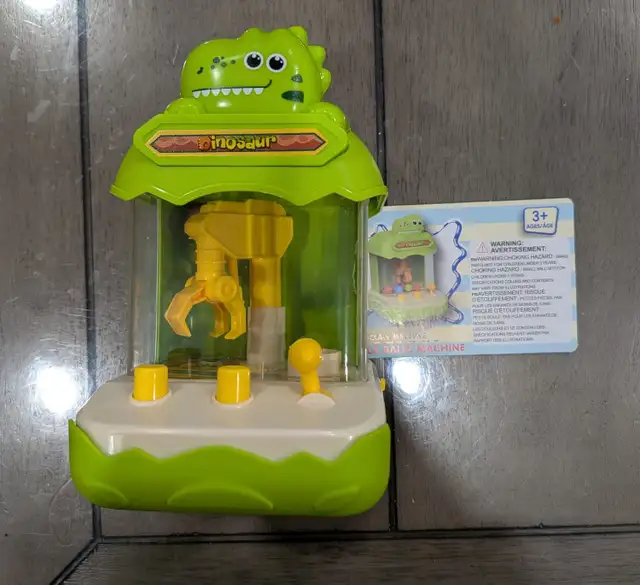 Plastic tabletop mini ball Claw Machine