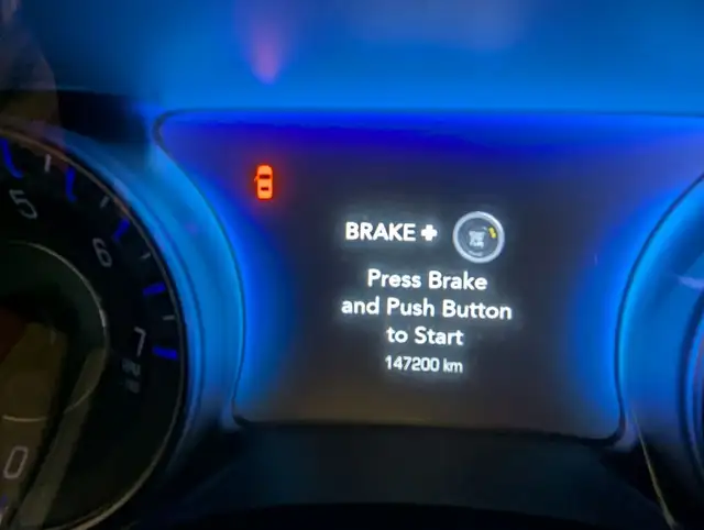 2017 Chrysler 300 TOURING WITH LEATHER/SUNROOF! - Photo 11