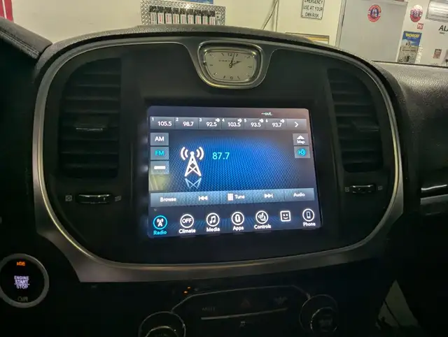 2017 Chrysler 300 TOURING WITH LEATHER/SUNROOF! - Photo 12