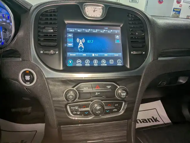 2017 Chrysler 300 TOURING WITH LEATHER/SUNROOF! - Photo 14