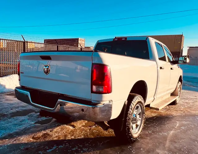 6.4L Dodge 3500 - Photo 7