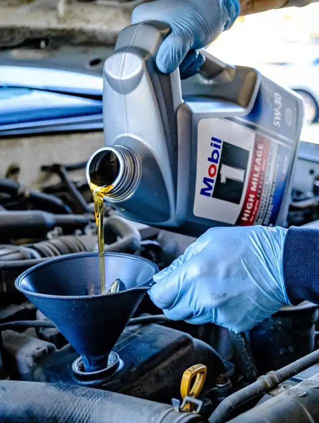 Mobile Oil Change – Fast & Convenient