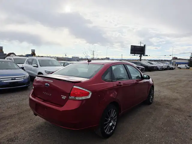 2009 Ford Focus SES Leather Heated Seats Automatic Transmission - Photo 4