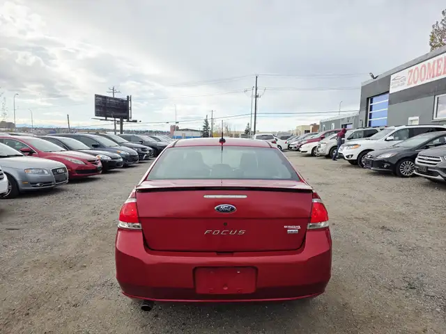 2009 Ford Focus SES Leather Heated Seats Automatic Transmission - Photo 5