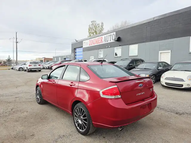 2009 Ford Focus SES Leather Heated Seats Automatic Transmission - Photo 6