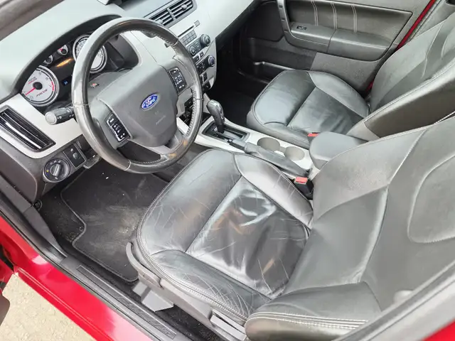 2009 Ford Focus SES Leather Heated Seats Automatic Transmission - Photo 8
