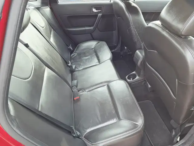 2009 Ford Focus SES Leather Heated Seats Automatic Transmission - Photo 9