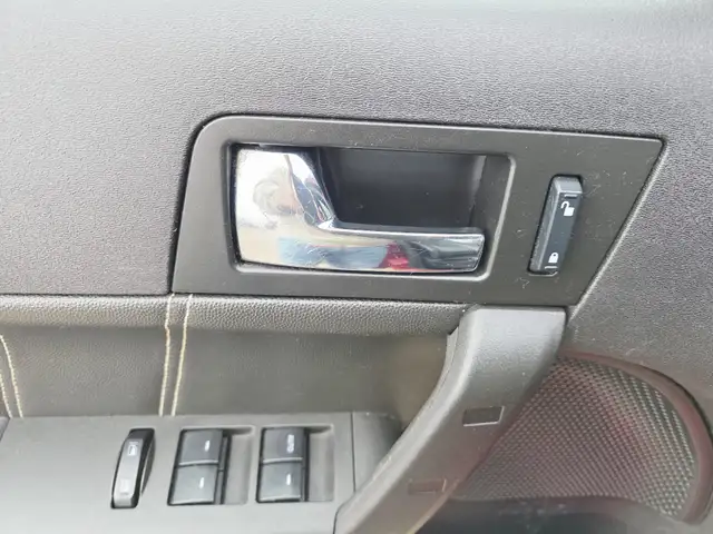 2009 Ford Focus SES Leather Heated Seats Automatic Transmission - Photo 14