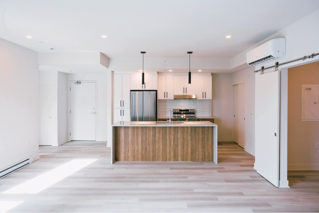 $1996 - 39 Front - 2 BEDROOM UNIT (ALL INCLUSIVE) - Photo 4