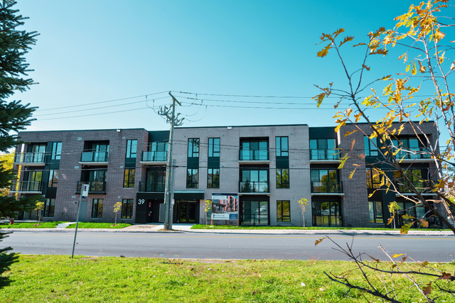 $1996 - 39 Front - 2 BEDROOM UNIT (ALL INCLUSIVE) - Photo 8