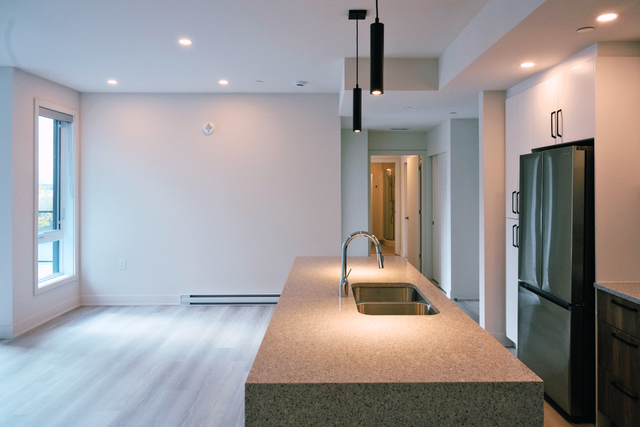 $1996 - 39 Front - 2 BEDROOM UNIT (ALL INCLUSIVE) - Photo 11