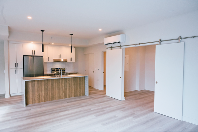 $1996 - 39 Front - 2 BEDROOM UNIT (ALL INCLUSIVE) - Photo 15