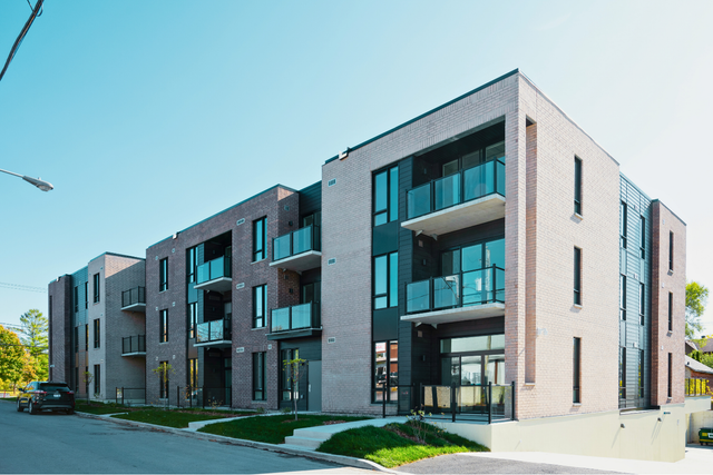 $1996 - 39 Front - 2 BEDROOM UNIT (ALL INCLUSIVE) - Photo 17