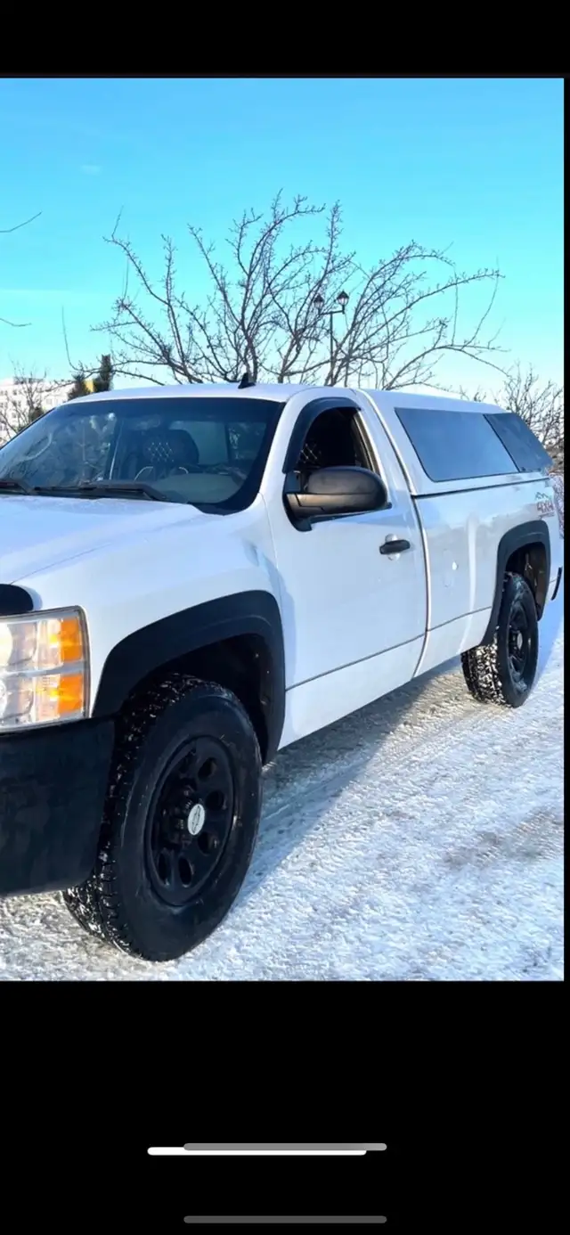 2011 Chevrolet Silverado 1500 W/T 4x4 330,000k$4100obo