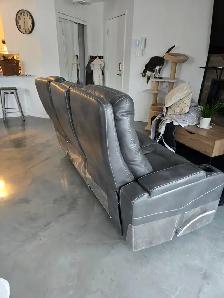 Divan en cuir - 1000$ - Négociable - Neuf - Photo 2