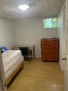 Room for $ 555 (rent, utilities and Internet)