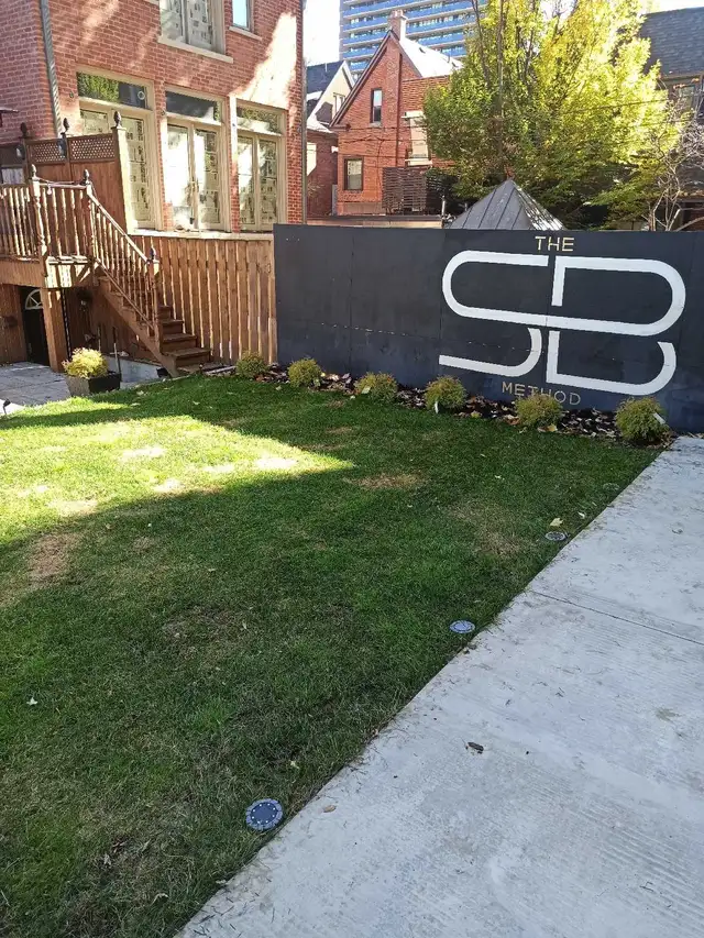 CHEAP SPRING YARD CLEANUPS/GLOWUPS! 647-571-9326 - Photo 5