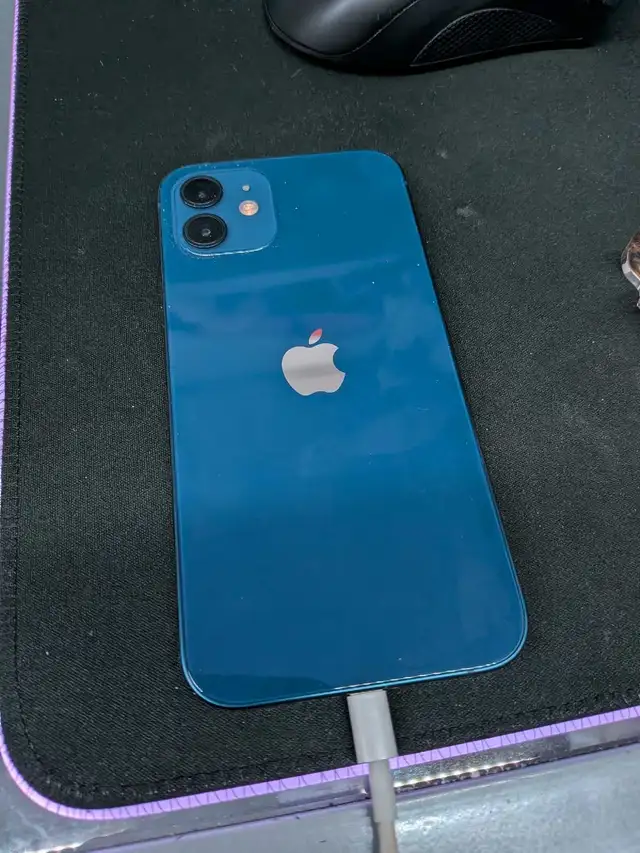 iPhone 12 64gb Exellent état Négociable