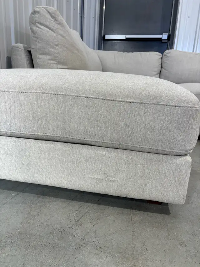 Cream fabric sectional - Photo 3