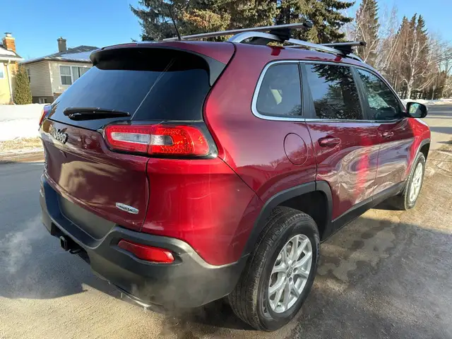 2015 Jeep Cherokee 3.2L V6 AWD For Sale. - Photo 6