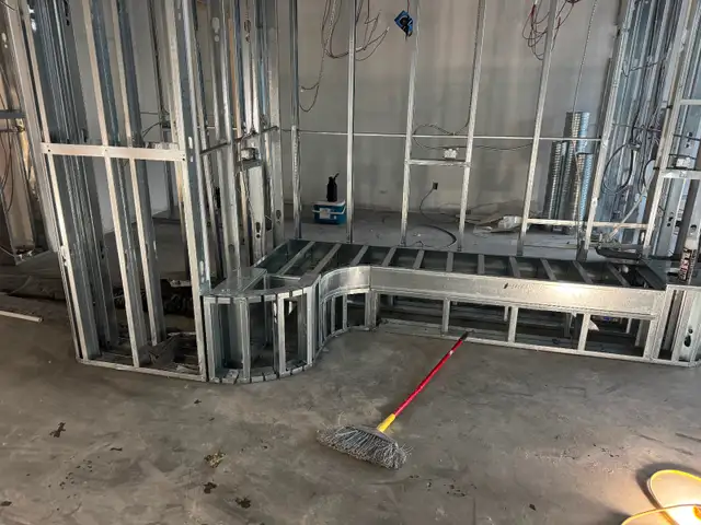 taping,insulation,drywall,steel framers crew available for work - Photo 5