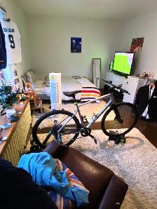 Room for summer sublet directly across from campus - Photo 3