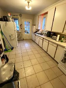 Room for summer sublet directly across from campus - Photo 5