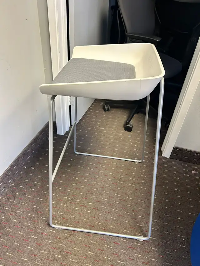 Steelcase Scoop Bar Height Stool-Excellent Condition-Call us! - Photo 3