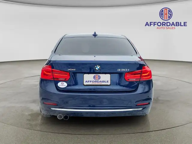 2017 BMW 3 Series 330i xDrive - Photo 4