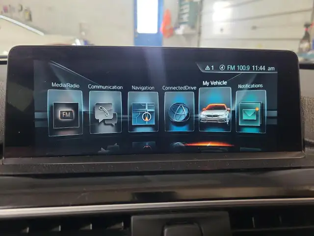 2017 BMW 3 Series 330i xDrive - Photo 21