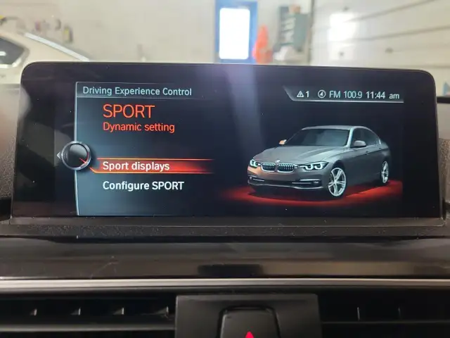 2017 BMW 3 Series 330i xDrive - Photo 22