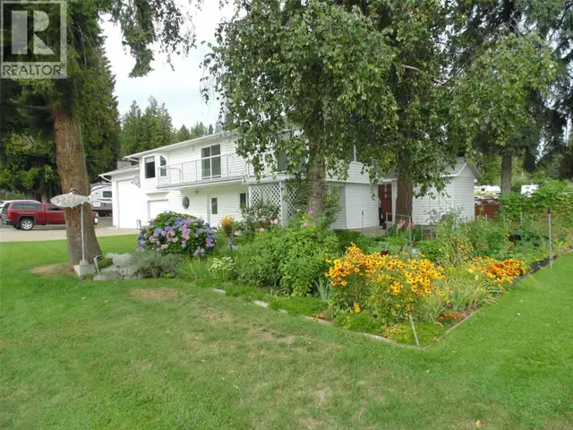 3 bed 1.5 Bath Rental house in South Castlegar - walk to school