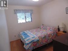 3 bed 1.5 Bath Rental house in South Castlegar - walk to school - Photo 7