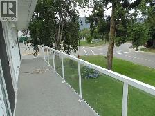 3 bed 1.5 Bath Rental house in South Castlegar - walk to school - Photo 9