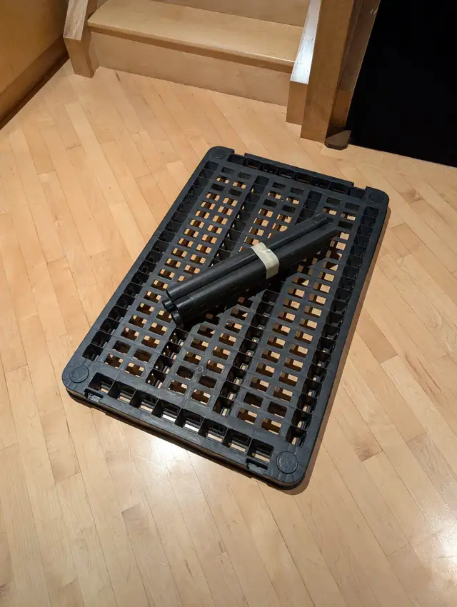 Sturdy Black Plastic Laundry Room Table - Photo 7