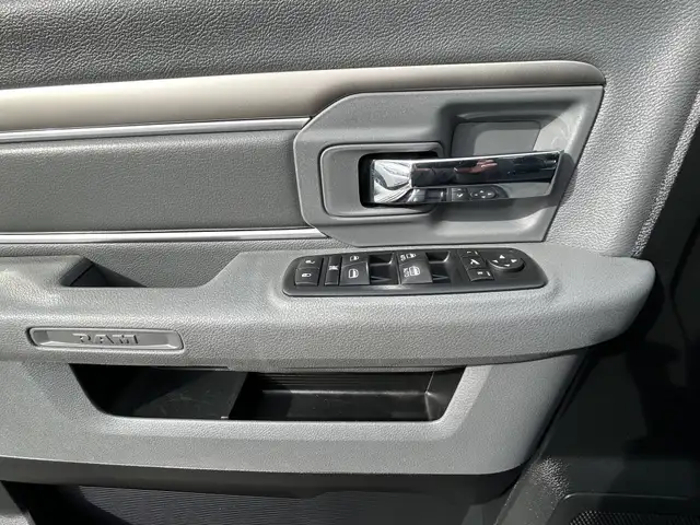 2017 Ram 1500 BIG HORN CREW CAB 4X4/NAVIGATION/B.CAM/FINANCING A - Photo 31