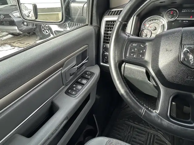 2017 Ram 1500 BIG HORN CREW CAB 4X4/NAVIGATION/B.CAM/FINANCING A - Photo 32