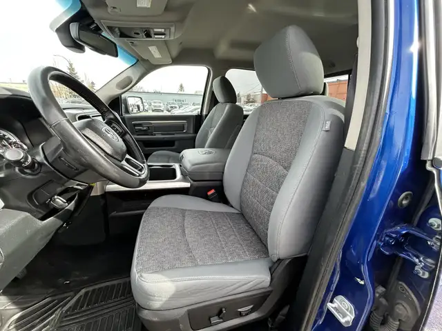 2017 Ram 1500 BIG HORN CREW CAB 4X4/NAVIGATION/B.CAM/FINANCING A - Photo 35