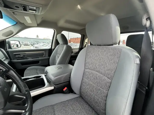 2017 Ram 1500 BIG HORN CREW CAB 4X4/NAVIGATION/B.CAM/FINANCING A - Photo 36