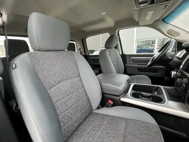 2017 Ram 1500 BIG HORN CREW CAB 4X4/NAVIGATION/B.CAM/FINANCING A - Photo 38