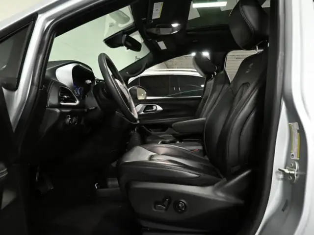 2023 Chrysler Pacifica Touring L No Accident S Appearance AWD Le - Photo 24