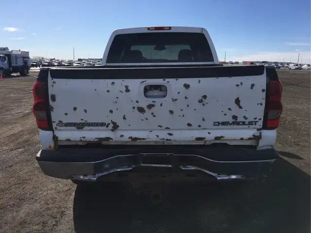 2003 Chevrolet Silverado 2500HD - Photo 5