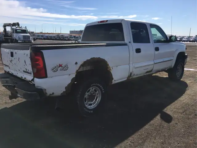 2003 Chevrolet Silverado 2500HD - Photo 6
