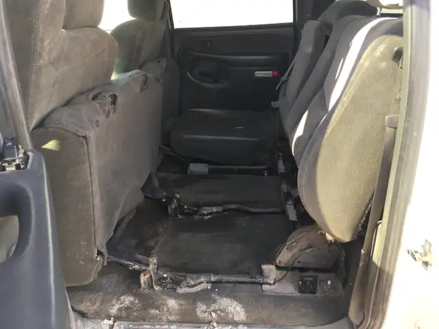 2003 Chevrolet Silverado 2500HD - Photo 18