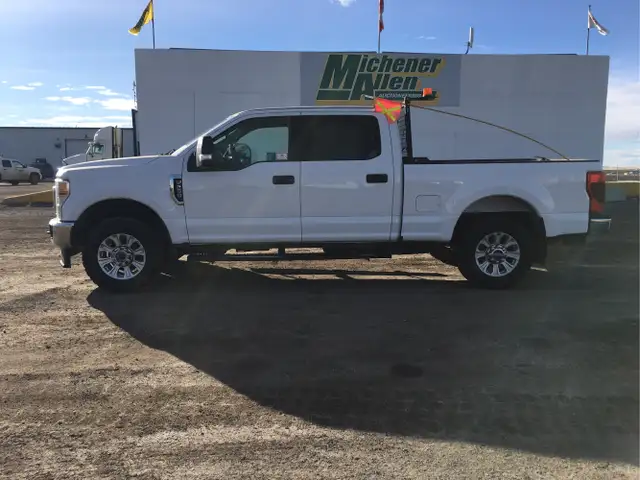 2020 Ford F-250 Super Duty 4x4 - Photo 2