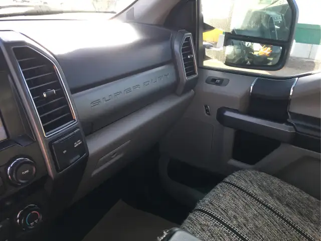2020 Ford F-250 Super Duty 4x4 - Photo 17