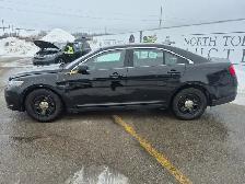 2017 Ford Taurus - Photo 2