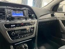 2017 HYUNDAI SONATA SE - Photo 26