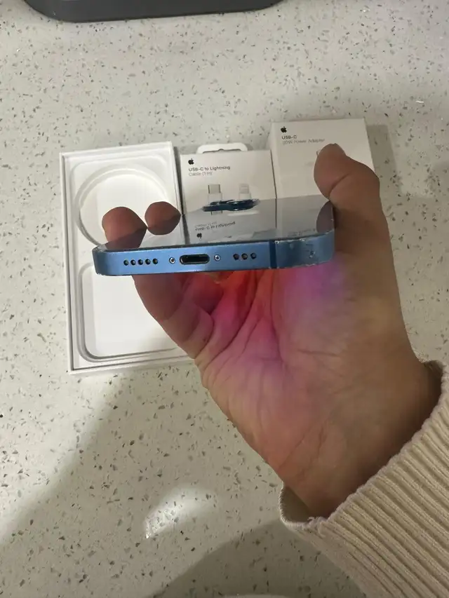 iPhone 13 128gb Airpods/Fast Charger/Delivery - Photo 3