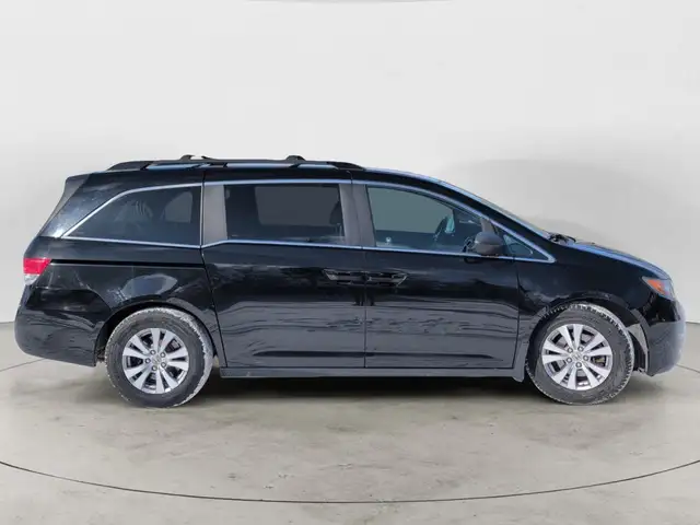 2015 Honda Odyssey SE | Back Up Cam | Remote Start | No Accident - Photo 6